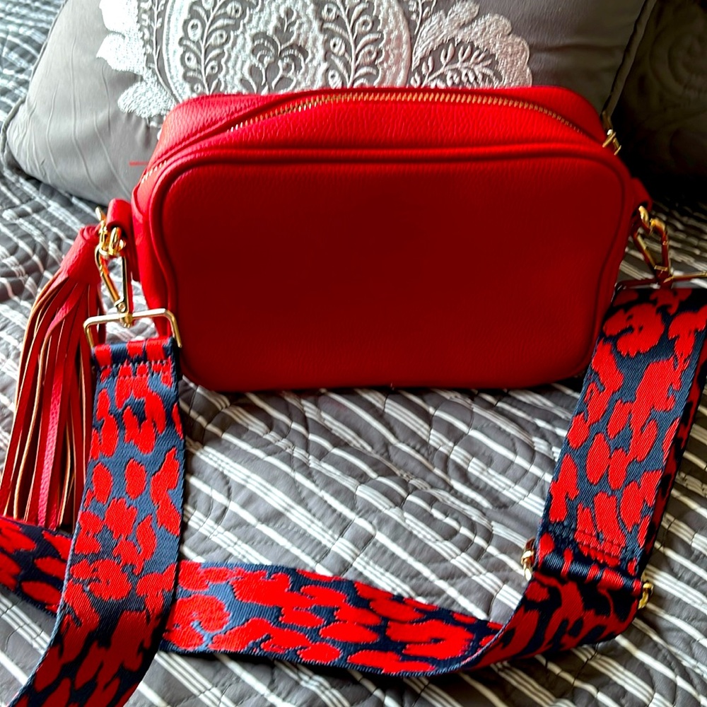 Ahdorned Tassel Bag with Zip Top and Strap